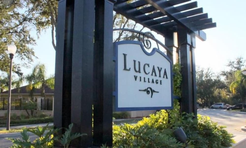 Lucaya 4 Bedrooms 3 Baths Townhome — 4-Star Luxury Hotel in Kissimmee, United States