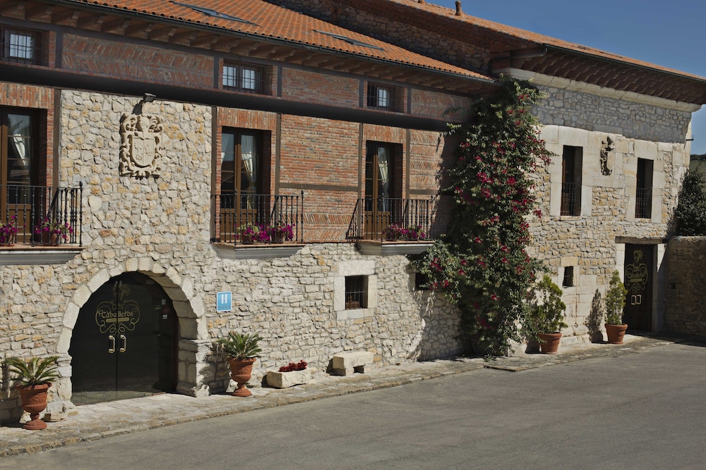 Casona Los Caballeros in Santillana, Spain