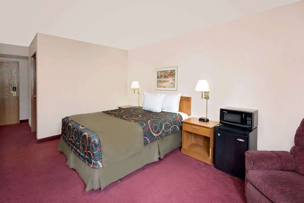 Days Inn by Wyndham Boonville - photo 12