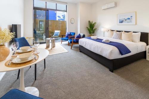Central Christchurch Santorini Style 1BR Studio — 4-Star Luxury Hotel in Christchurch, New Zealand