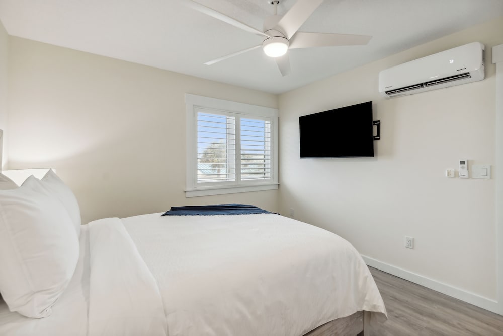 Seahorse Oceanfront Inn - photo 33