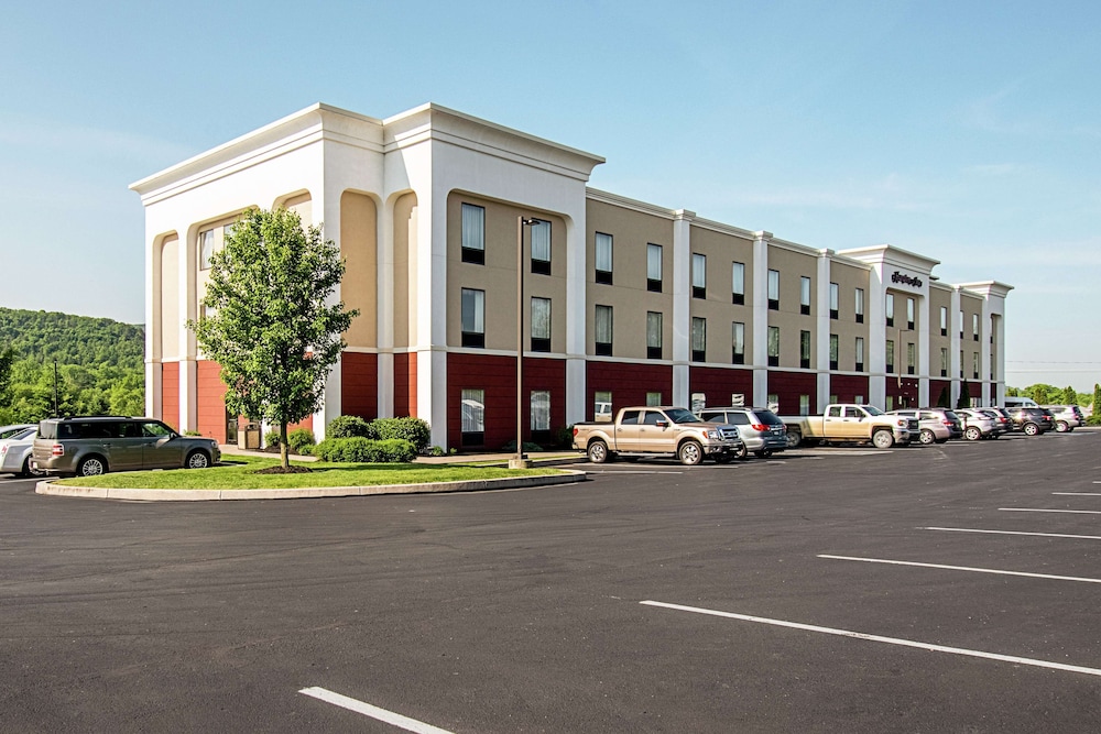 Hampton Inn Pine Grove - photo 71