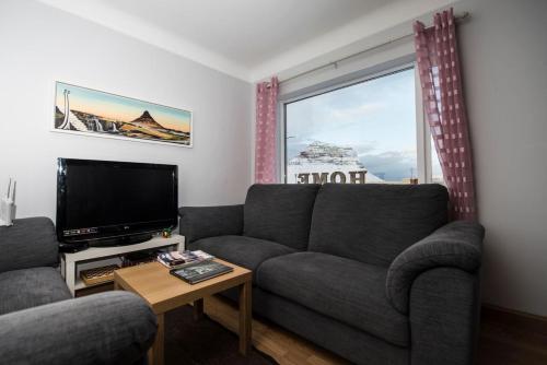 Two bathrooms Free parking Beds for 9 pers Great view