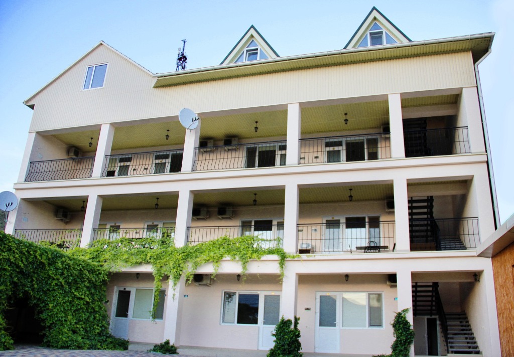 Bruni - carbon neutral hotel in Sudak