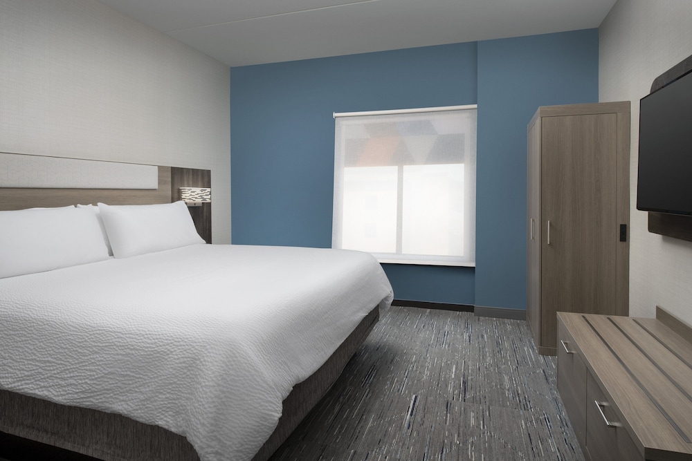 Holiday Inn Express & Suites Knoxville Clinton by IHG - photo 10
