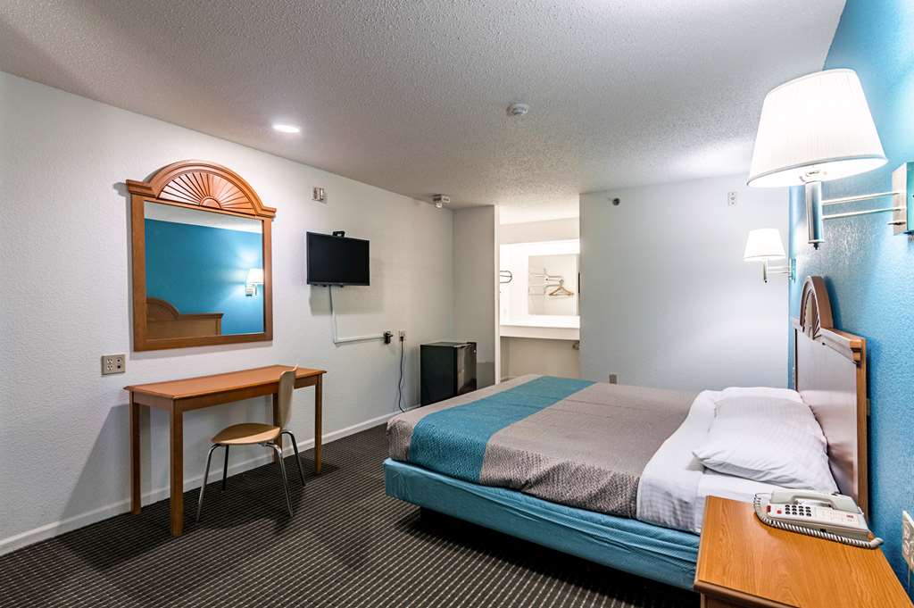 Motel 6 Azle TX - photo 9