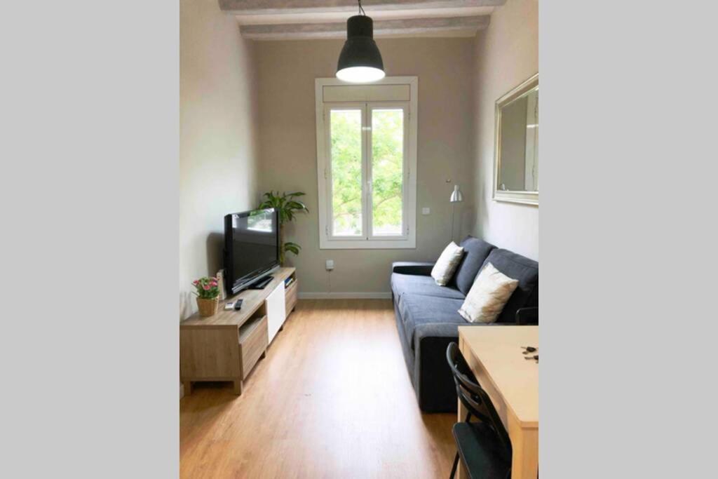 2 Bedroom Apartment Sants — 4-Star Luxury Hotel in Barcelona, Spain