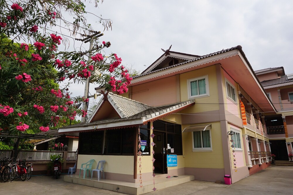 Kumkaew Tawon Palace Hotel in Nan, Thailand