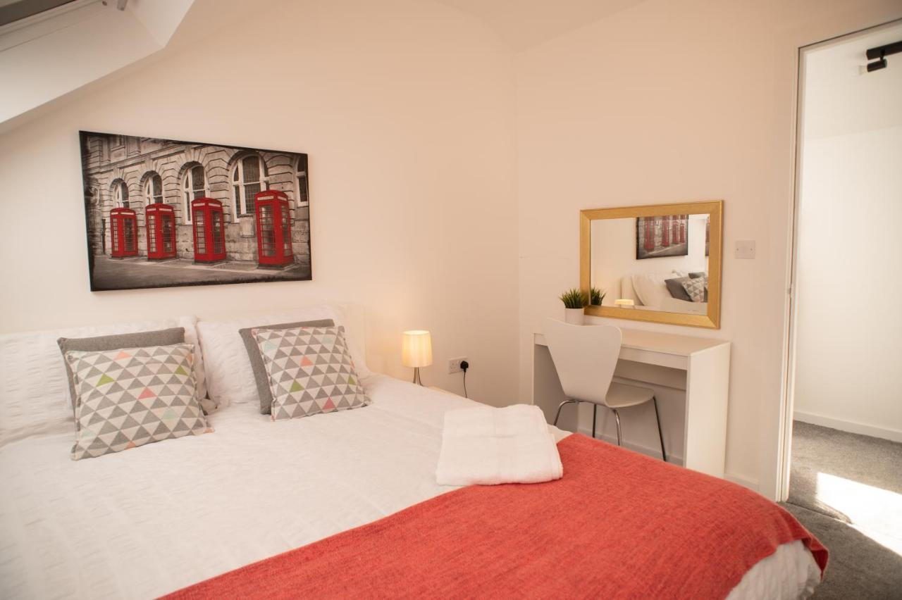Walnut Flats F3 1 Bedroom with Stunning Garden View AC Parking Netflix WIFI Close to Oxford Bicester & Blenheim Palace — 4-Star Luxury Hotel in Oxford, United Kingdom