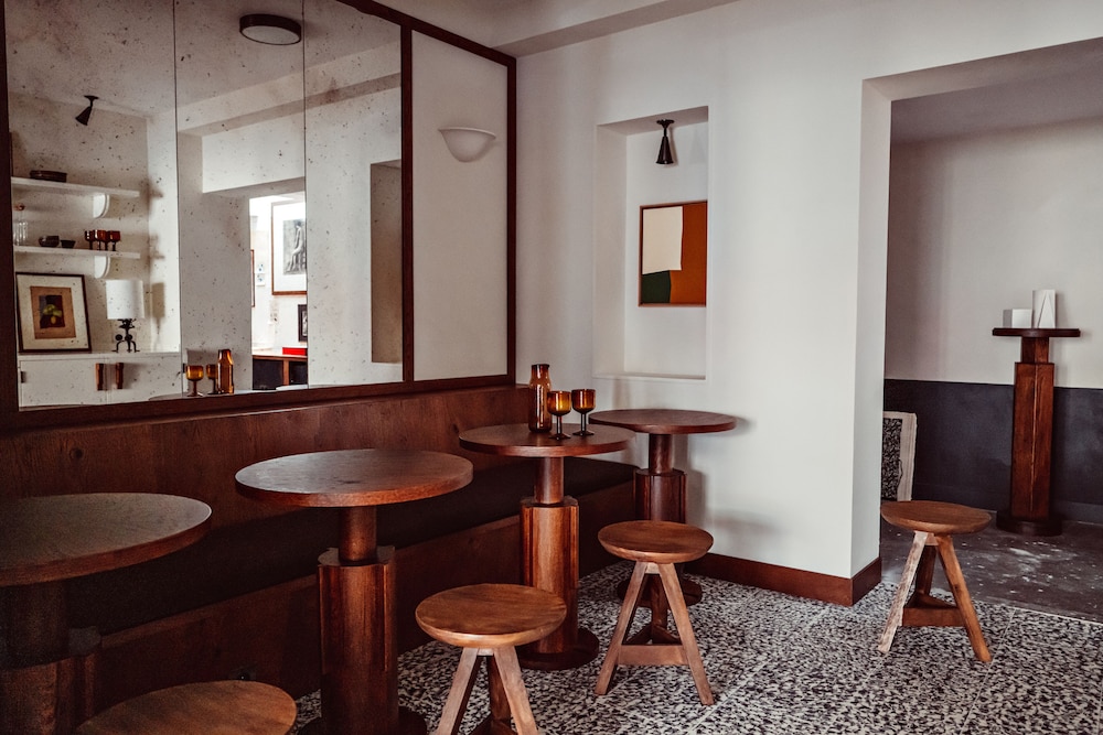 HÔtel Des Academies Et Des Arts