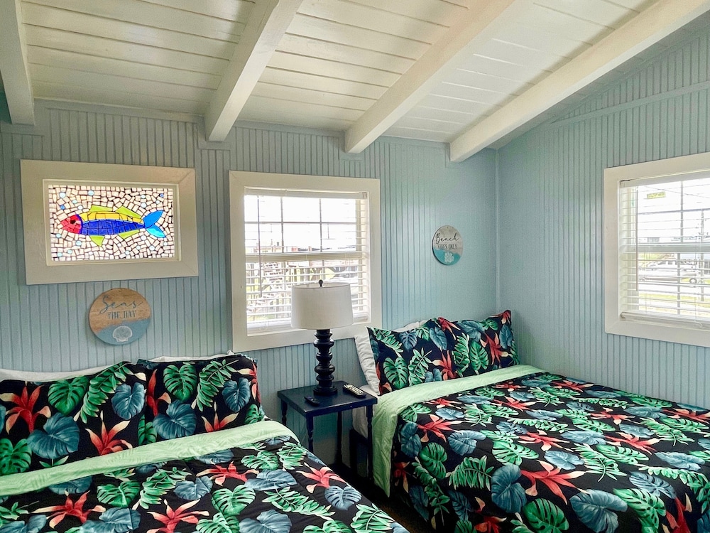 Blue Dolphin Inn and Cottages - photo 20