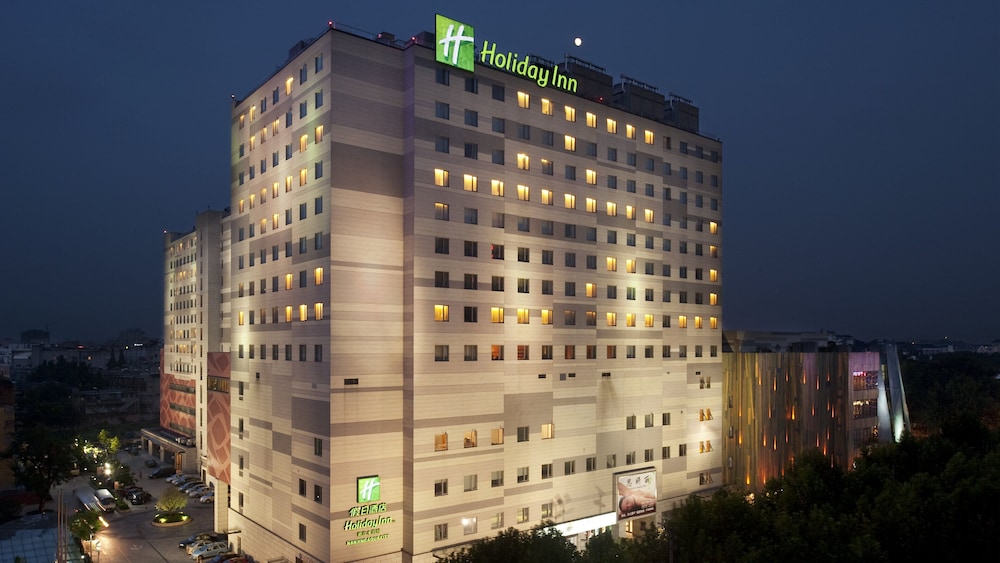 Holiday Inn Nanjing Aqua City by IHG - carbon neutral hotel in Nanjing