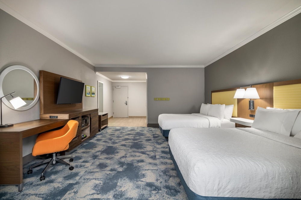Hampton Inn & Suites Galveston - photo 11