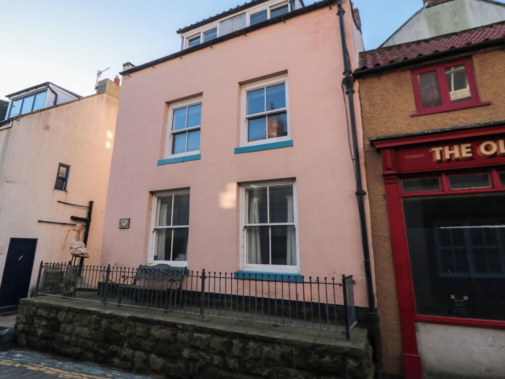Salmon Cottage — 4-Star Luxury Hotel in Scarborough, United Kingdom