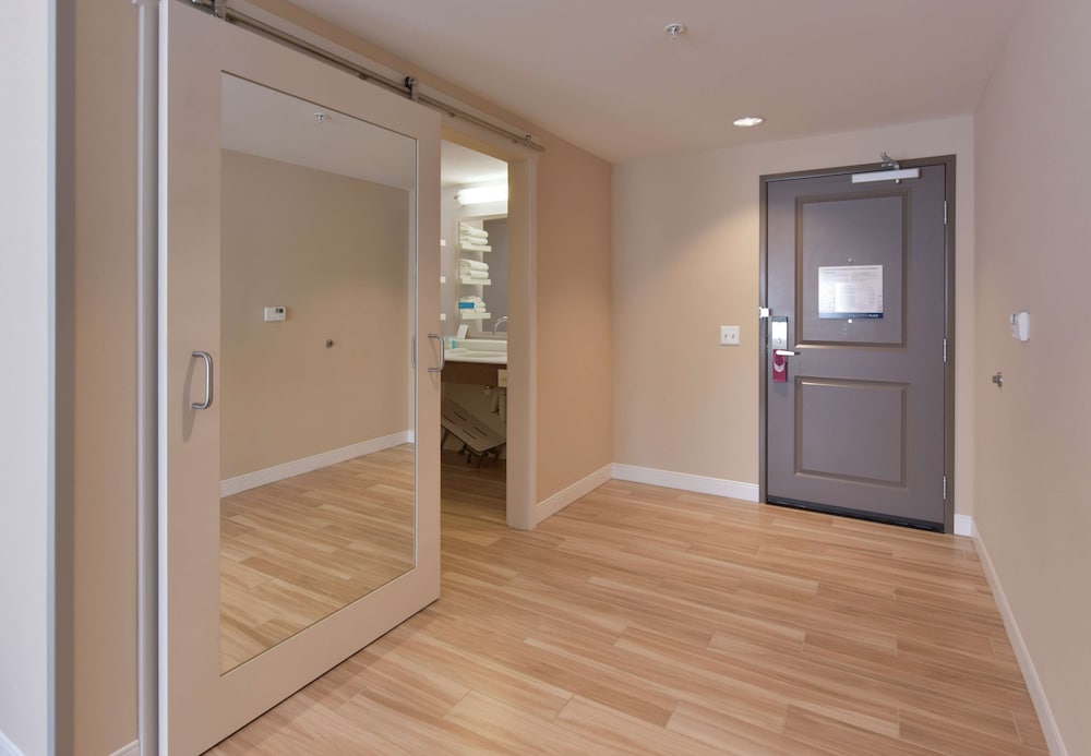 Hampton Inn & Suites Seattle Redmond - photo 6