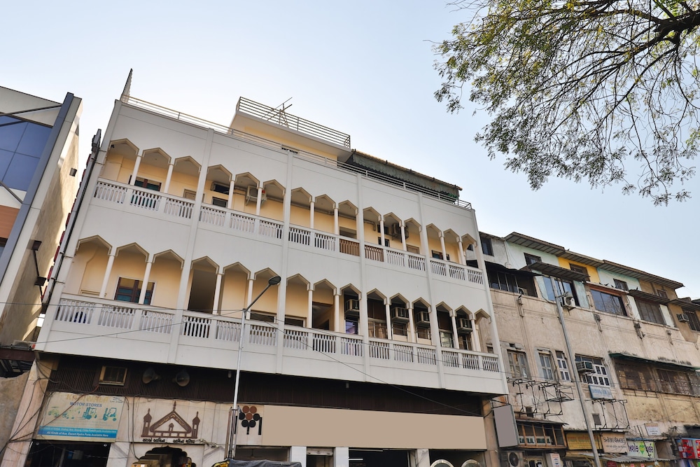 OYO 28667 Hotel Moti Mahal — hotel in Ahmedabad