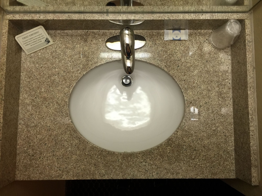 Americas Best Value Inn Garden City - photo 15