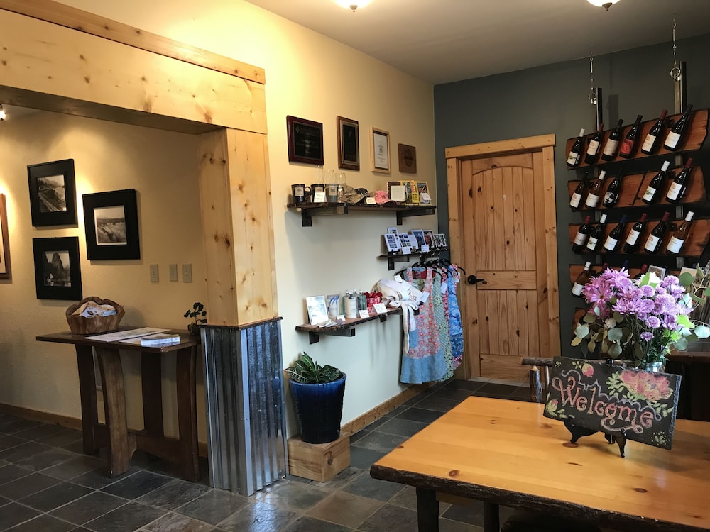 Carson Ridge Luxury Cabins - photo 3