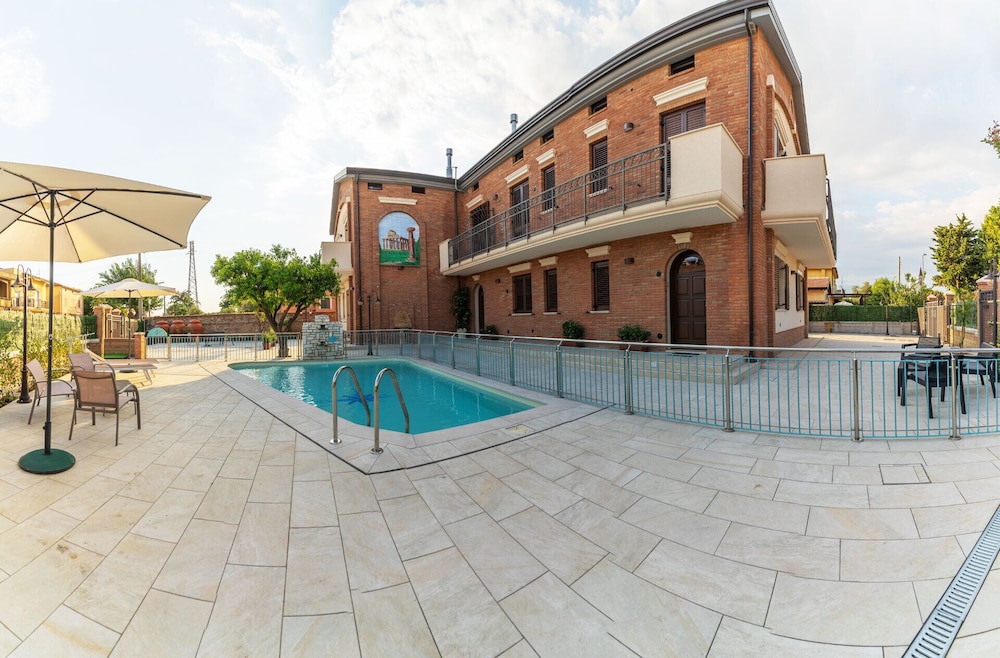 Villa Vimani — 4-Star Luxury Hotel in Capaccio, Italy