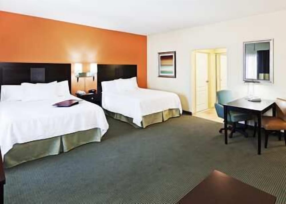 Hampton Inn & Suites Austin Lakeway - photo 10