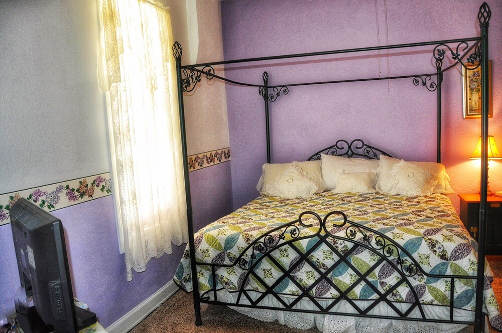 La Plaza Inn - photo 33