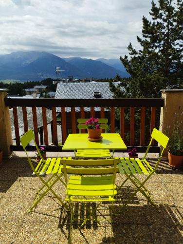 Studio Cabine Chaleureux a Pyrenees 2000 Wifi Et Parking Prive - last minute hotel in Unknown City