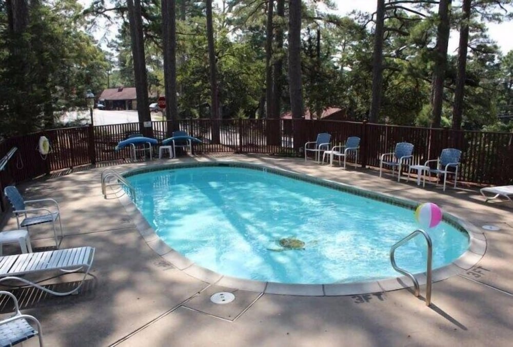 Tall Pines Inn - photo 137