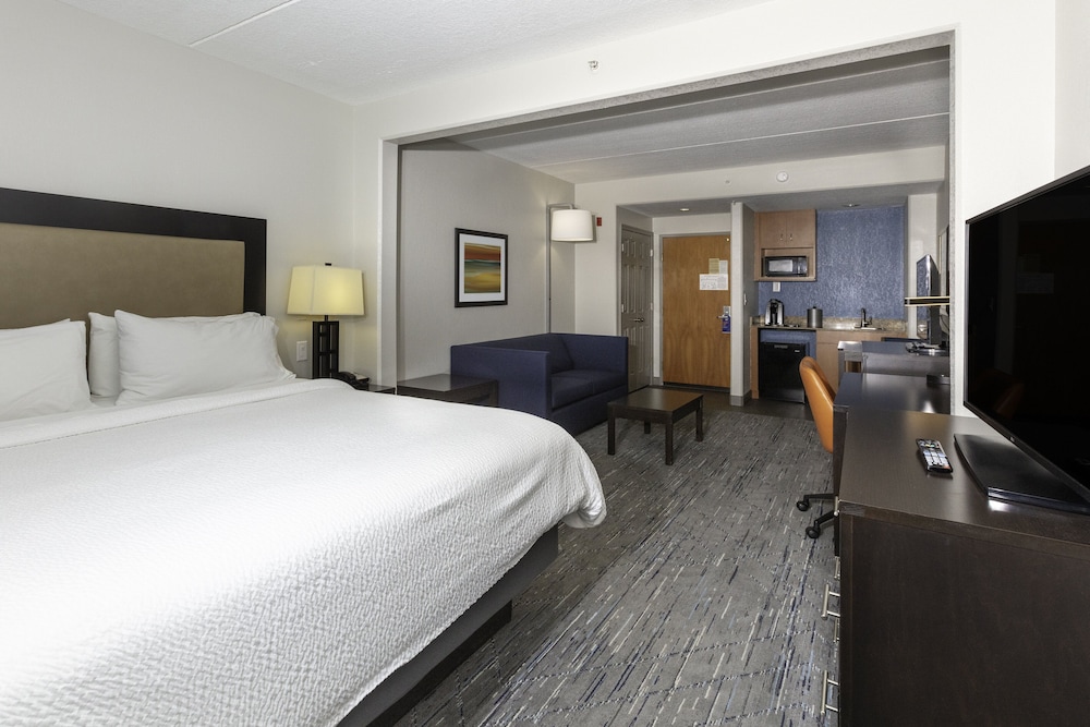 Holiday Inn Express & Suites Jacksonville Airport by IHG - photo 27