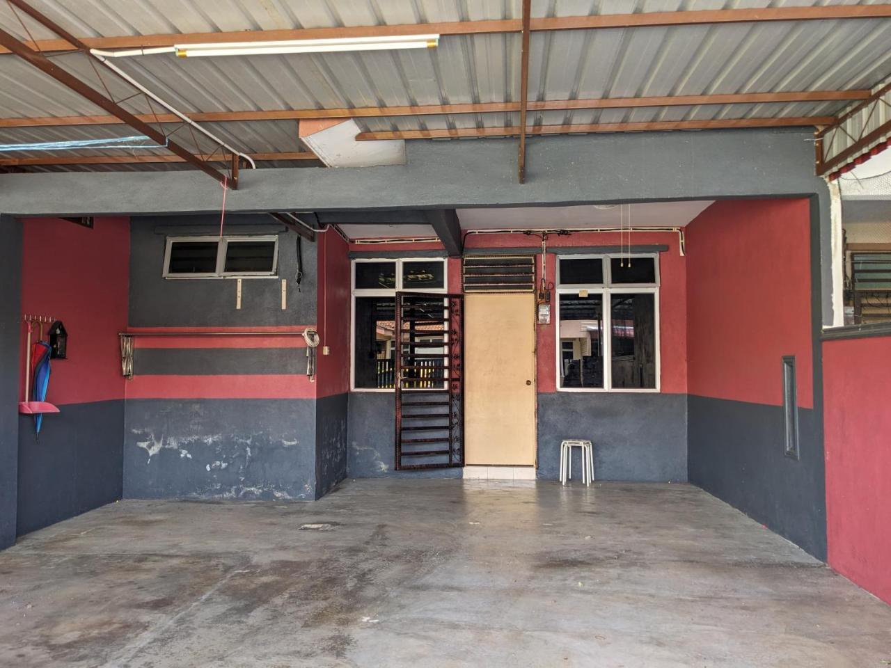 Dhia Homestay Gurun 21322992 — Gurun
