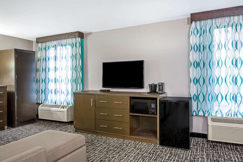 La Quinta Inn by Wyndham Radford - photo 11