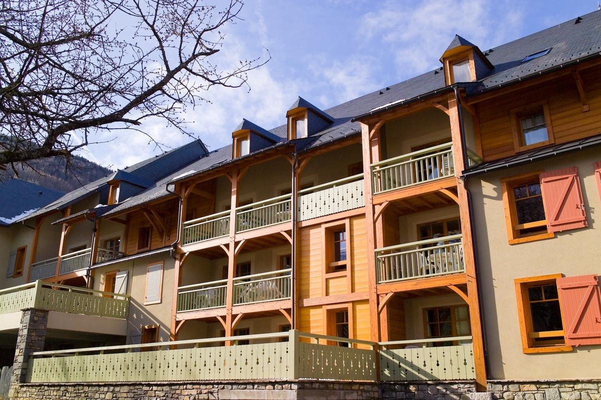 Madame Vacances R sidence Cami Real — 4-Star Luxury Hotel in Saint-Lary-Soulan, France