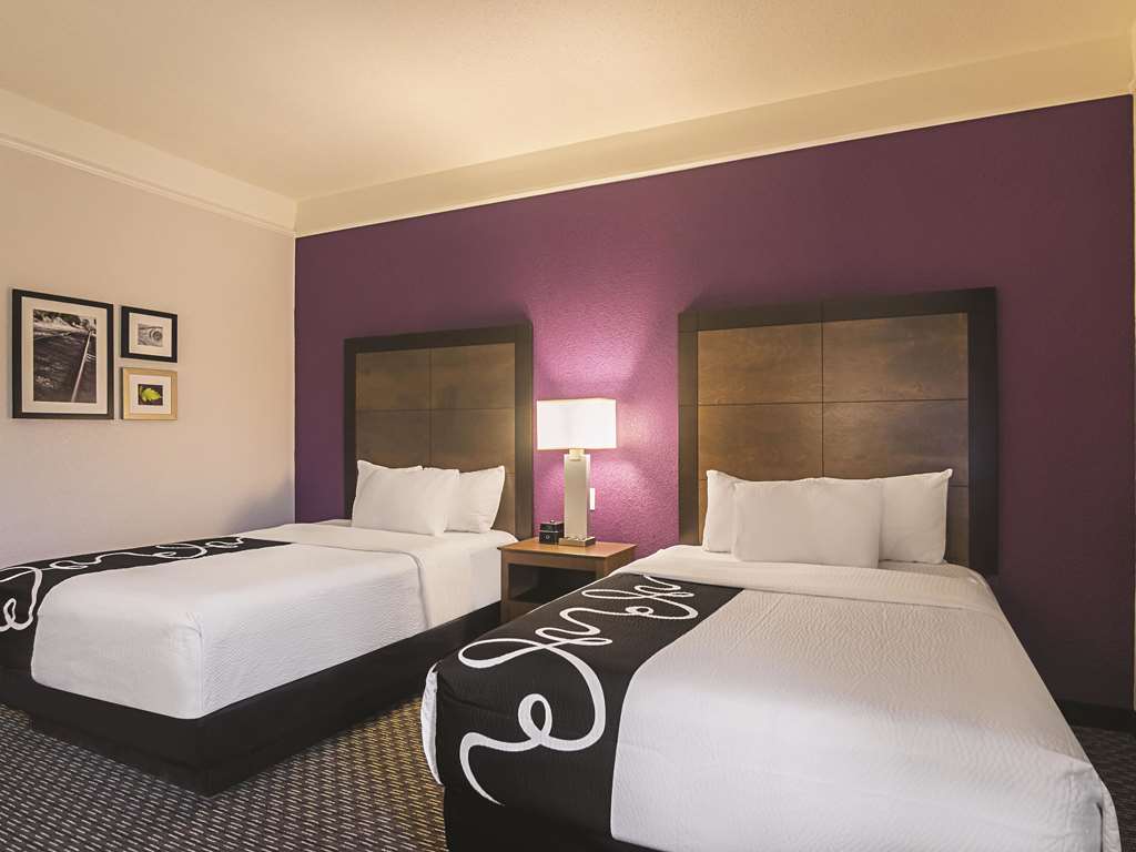 La Quinta Inn & Suites by Wyndham Oklahoma City NW Expwy - photo 21