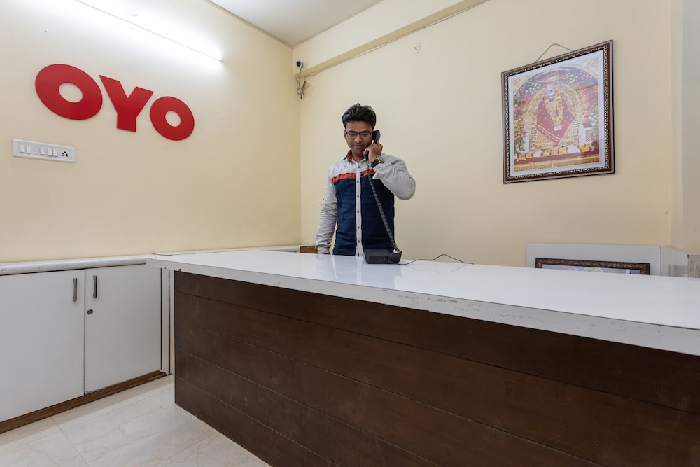 Oyo 30478 Hotel Kiran Shri — Indore