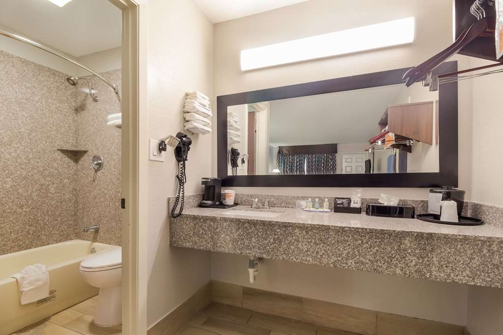 Quality Inn Madisonville - photo 25