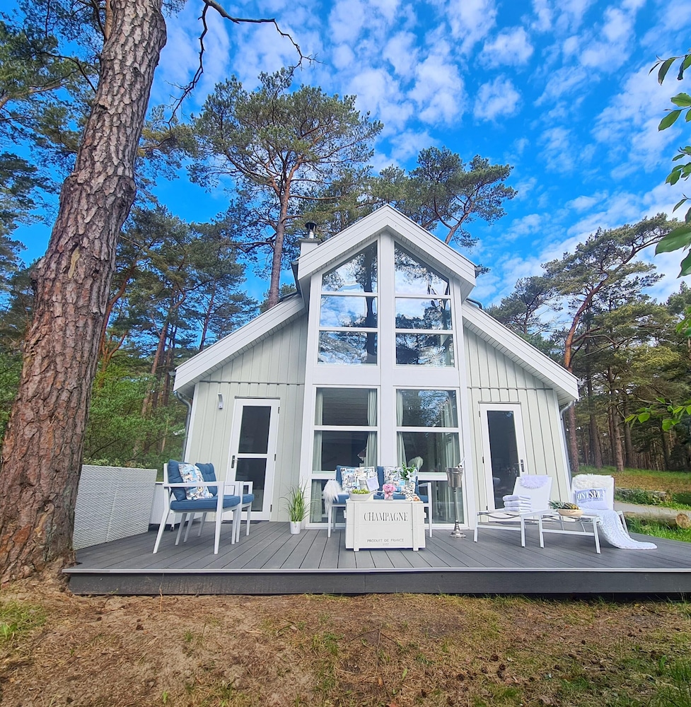 Strandhaus Rügen — 4-Star Luxury Hotel in Ostseebad Goehren, Germany