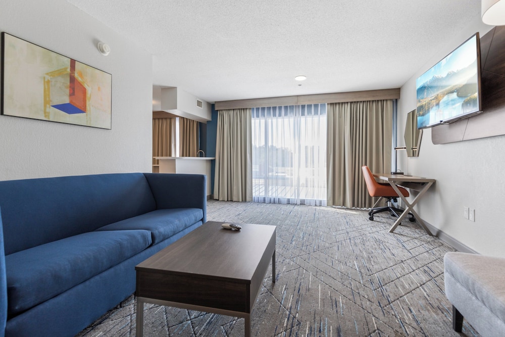 Holiday Inn Express & Suites Starkville by IHG - photo 22