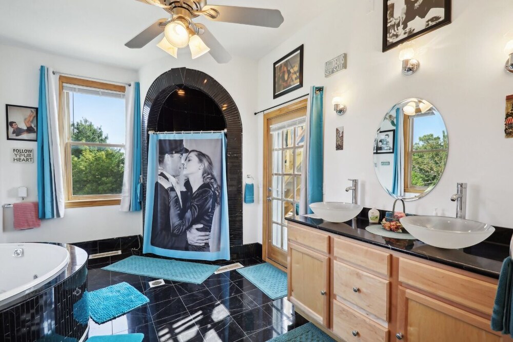 Starlight Tower Suite 1 Bedroom With Stunning Views 1 Villa by RedAwning - photo 9