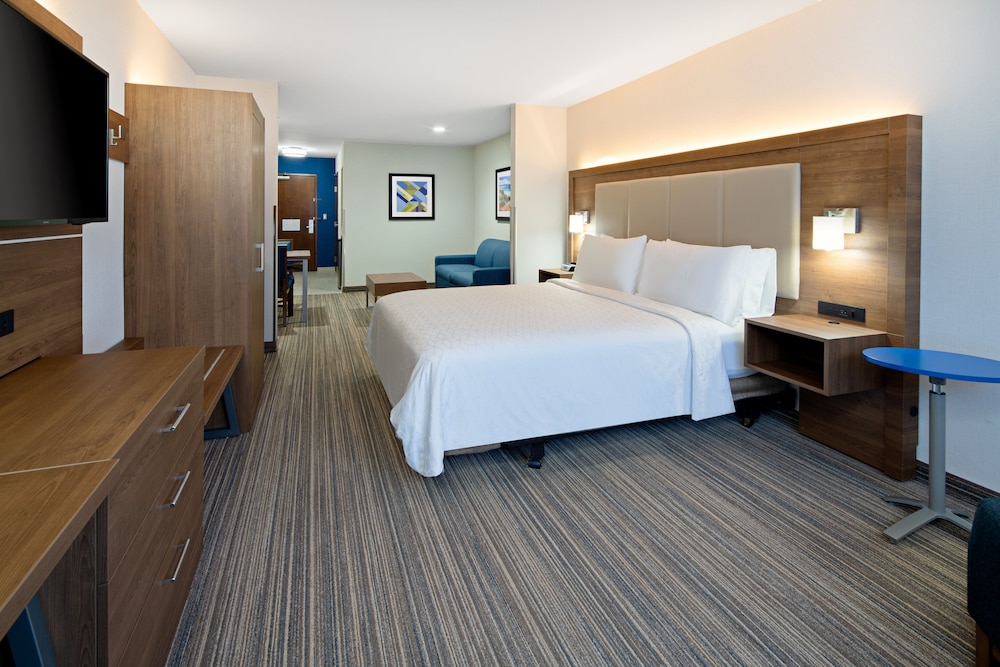 Holiday Inn Express Hotel & Suites Atascadero by IHG - photo 21