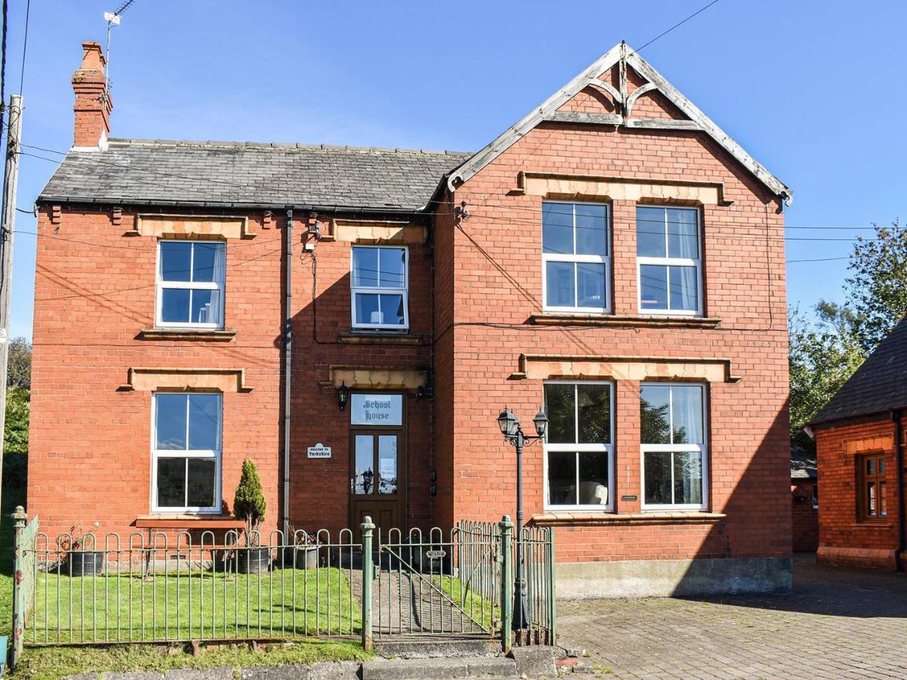 Farndale Apartment