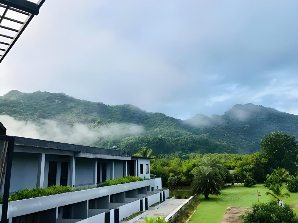 Avartarn Miracles Hotel — Uthai Thani