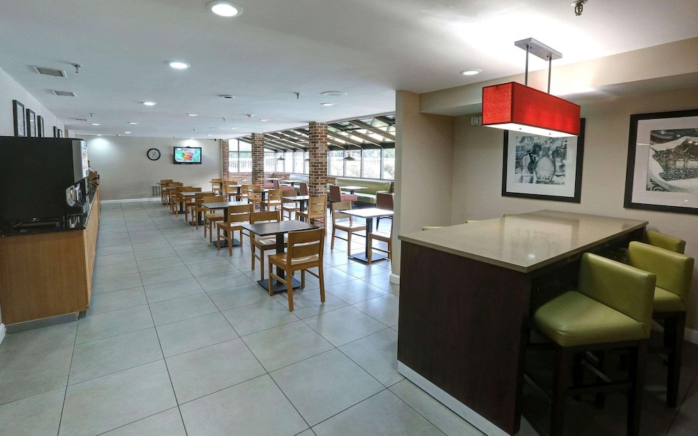 Country Inn & Suites by Radisson Charlotte I 85 Airport NC - photo 29