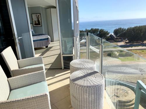 Spacious 2 bedroom space with breathtaking seaview — 4-Star Luxury Hotel in Mossel Bay, South Africa