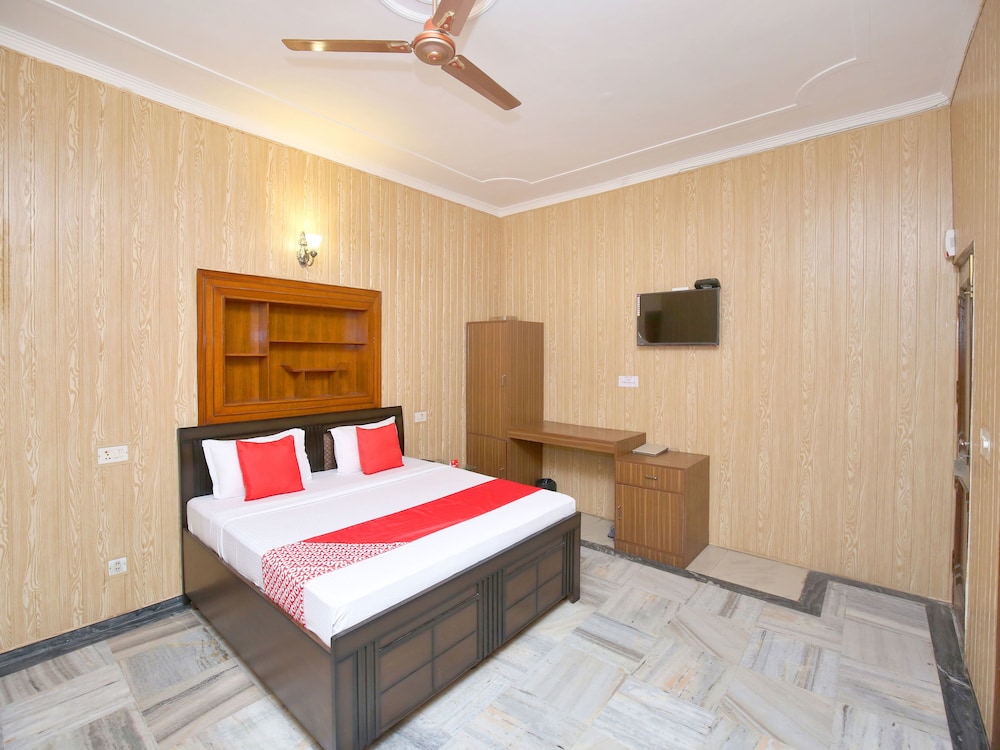 OYO 14030 Cheema Holiday Homes