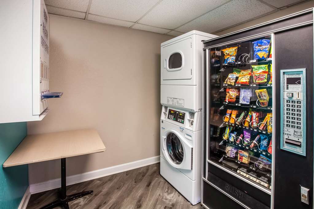 Travelodge by Wyndham Houston Hobby Airport - photo 14