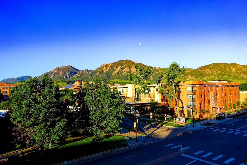 Embassy Suites by Hilton Boulder - photo 49