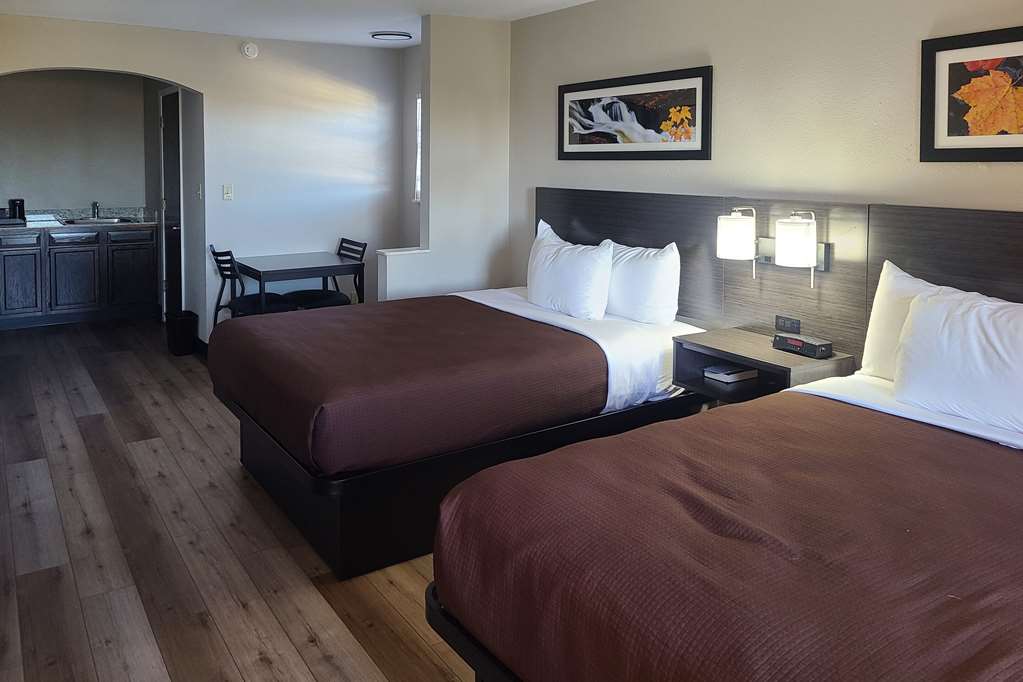 Quality Inn & Suites - photo 26