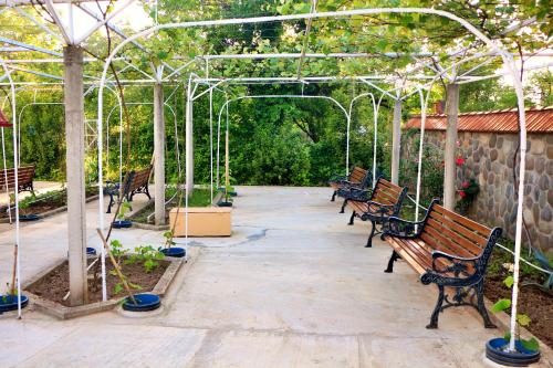 HOTEL Wine Cellar & Fitness Khoni City