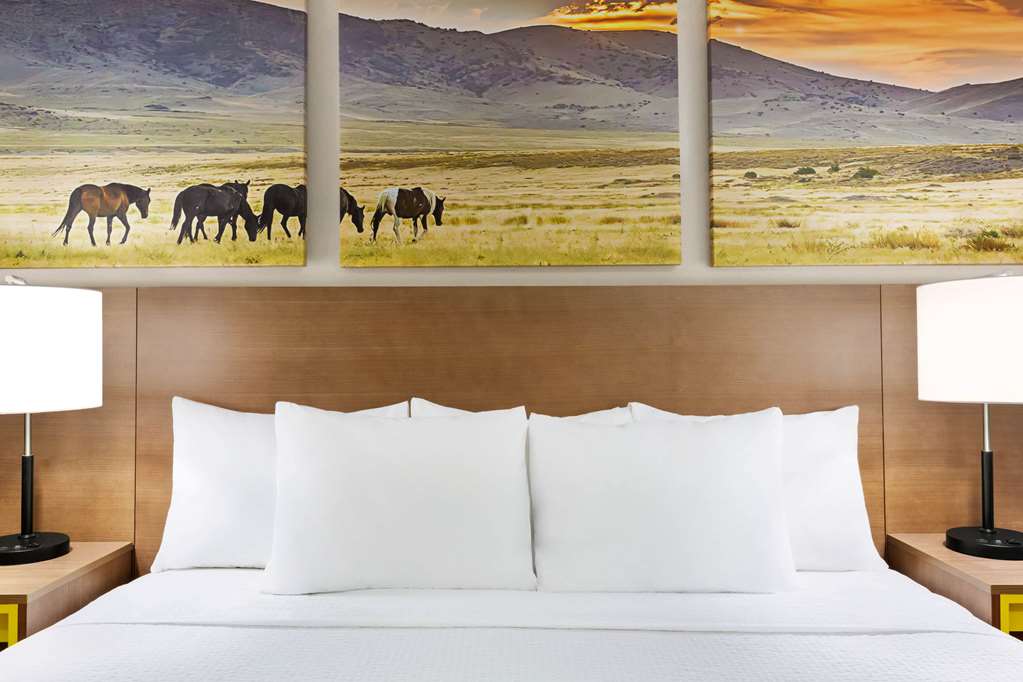 Days Inn by Wyndham Ruidoso Downs - photo 17