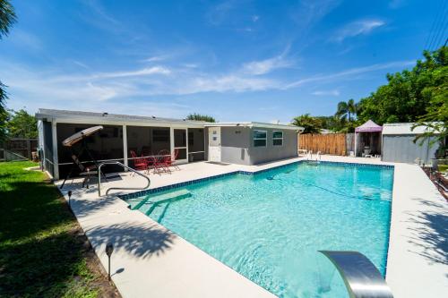Bacolet Beach Luxe Pool Cottage — 4-Star Luxury Hotel in Palm Beach Gardens, United States