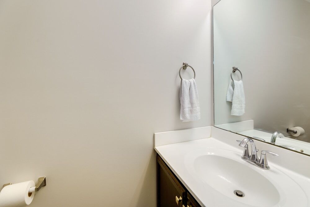 Havelock Home Private Yard 2 Mi to Cherry Point — 4-Star Luxury Hotel in Havelock, United States